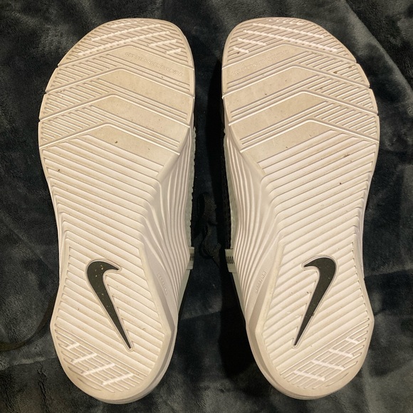 Nike Metcon 6 Black/Lt smoke grey-white size 8.5 - Picture 6 of 6